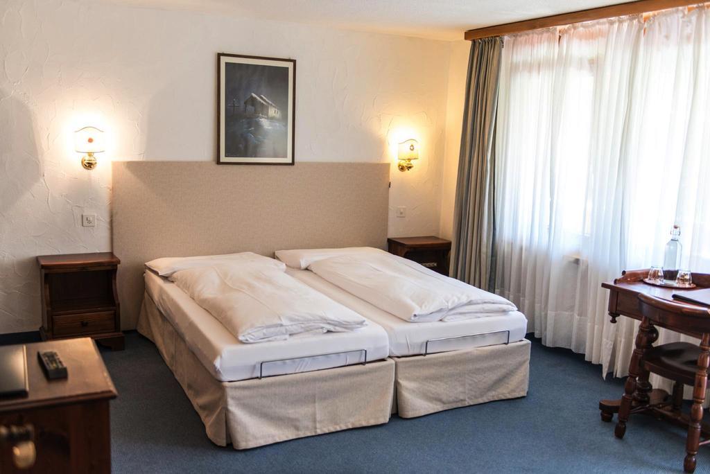 צרמט Bed & Breakfast Bijou חדר תמונה